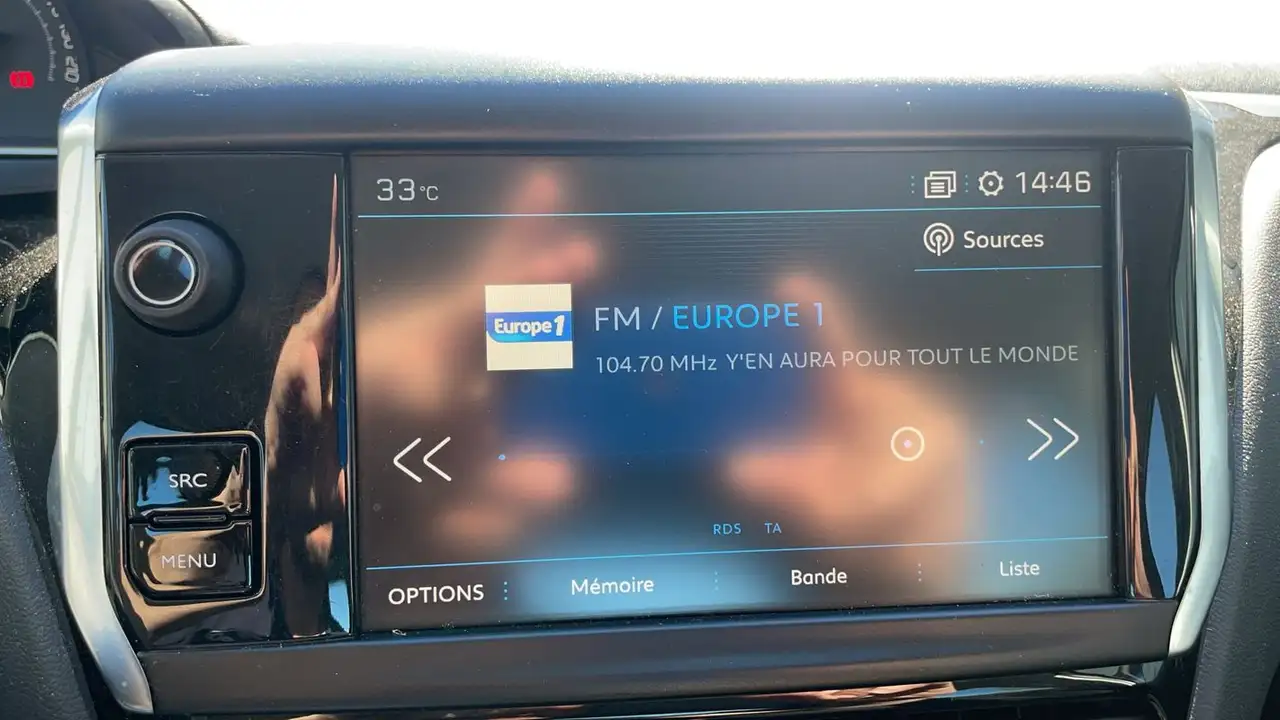 Peugeot 208 208 — photo 28