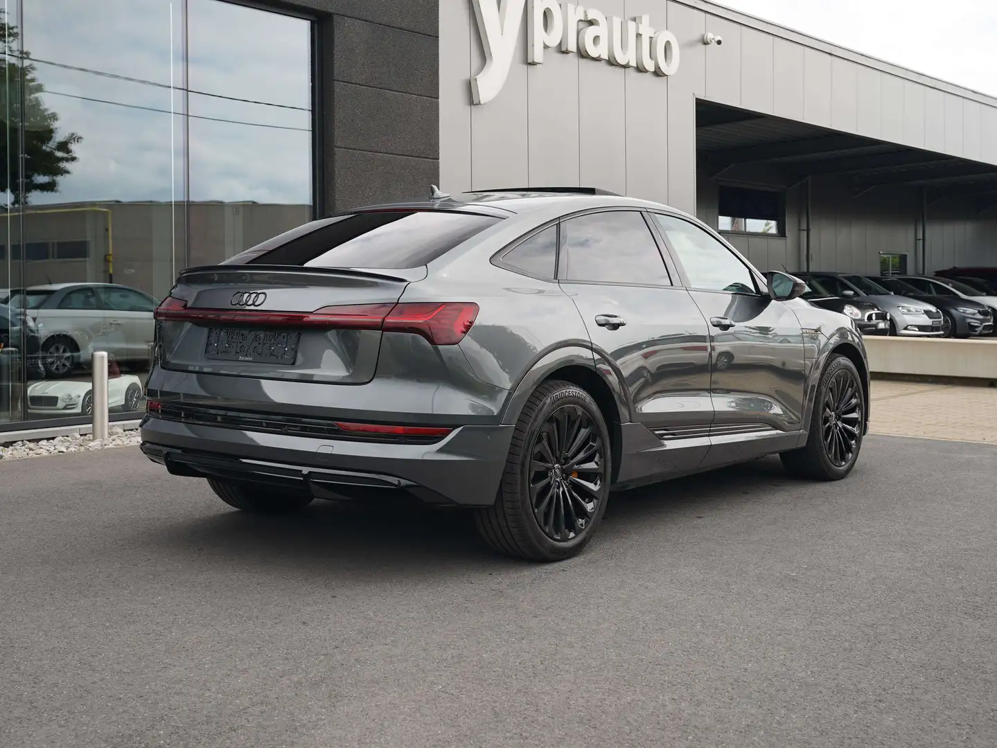 Audi e-tron e-tron Sportback 55 quattro S line Gris - 2