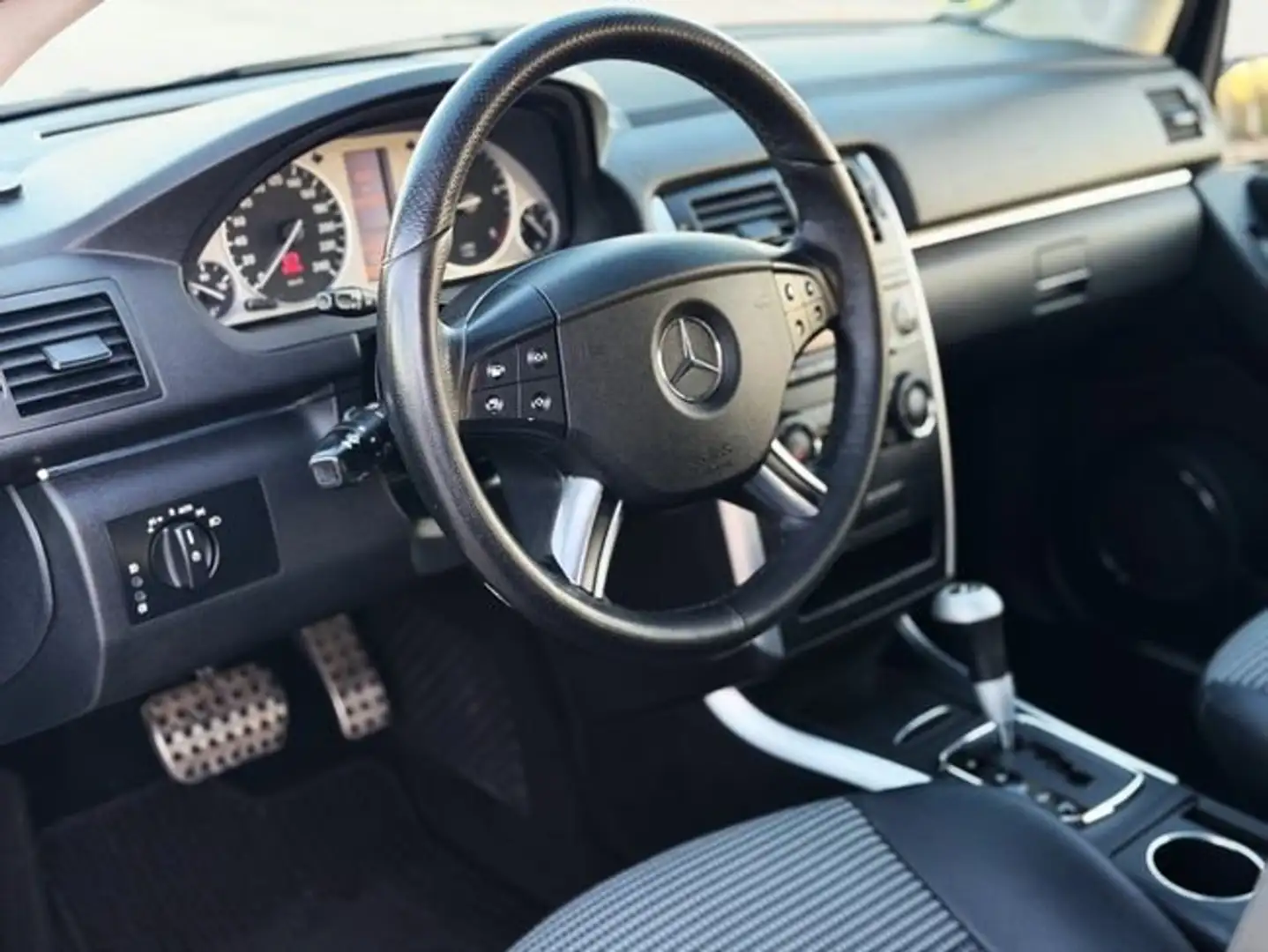 Mercedes-Benz B 200 200CDI Grau - 2