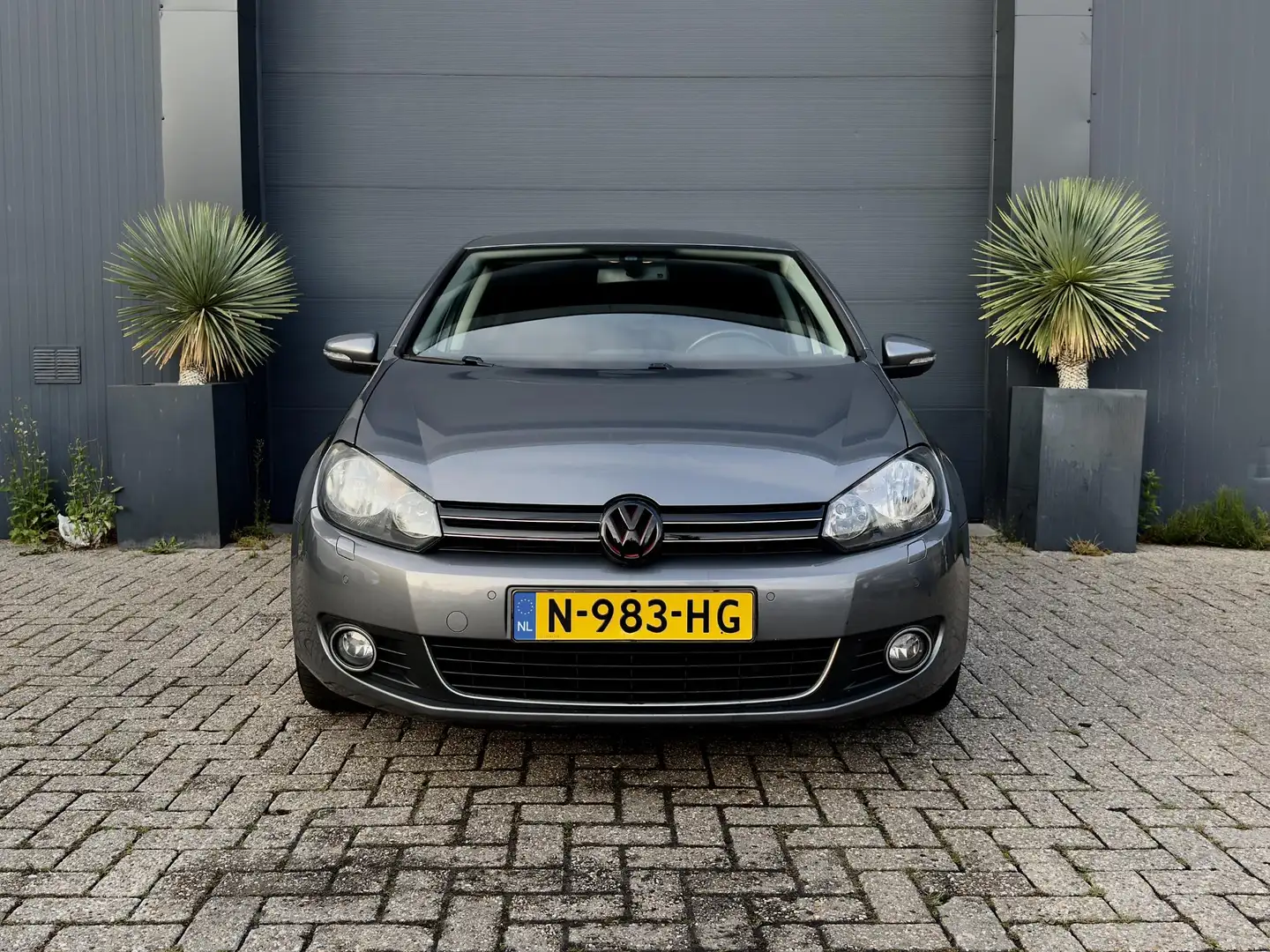 Volkswagen Golf 1.4 TSI Trendline Automaat Carplay Alcantara Grijs - 2