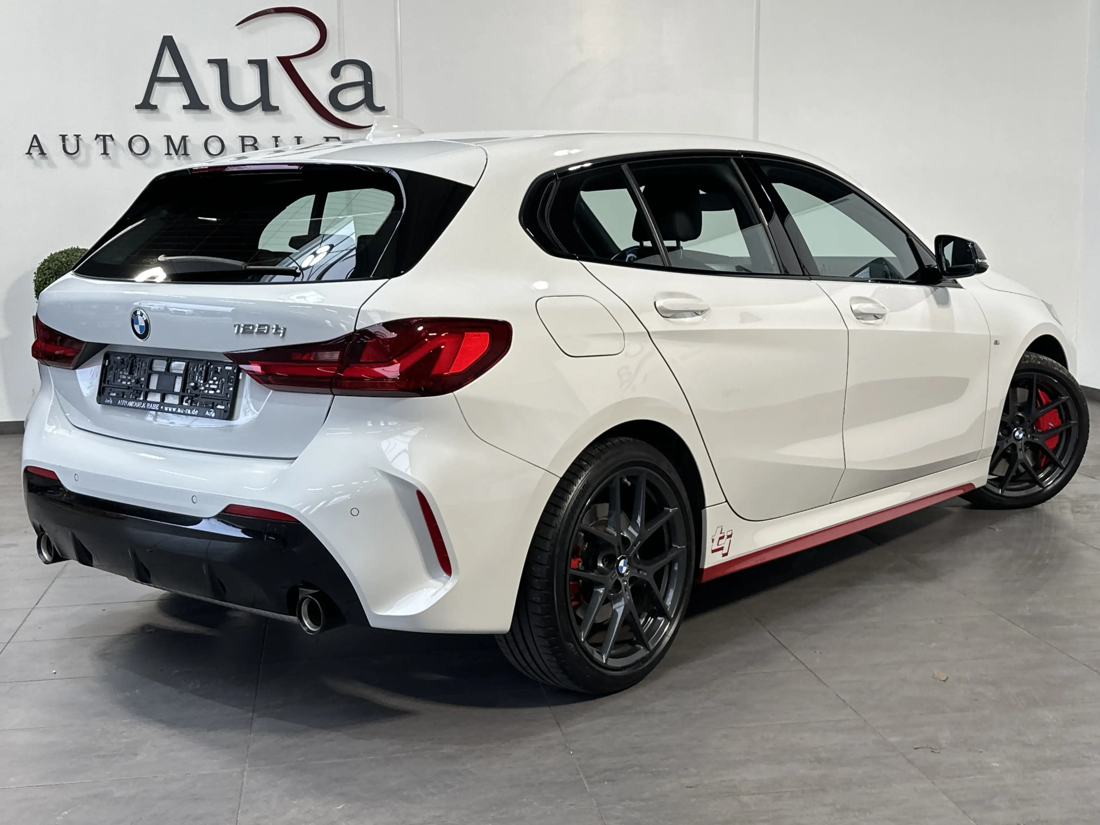 BMW 128 5-Türer Sport-Aut. NAV+LED+ACC+MEMORY+18ZO — photo 4