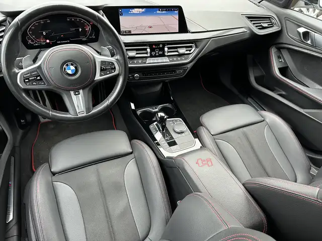 BMW 1 Series view 11