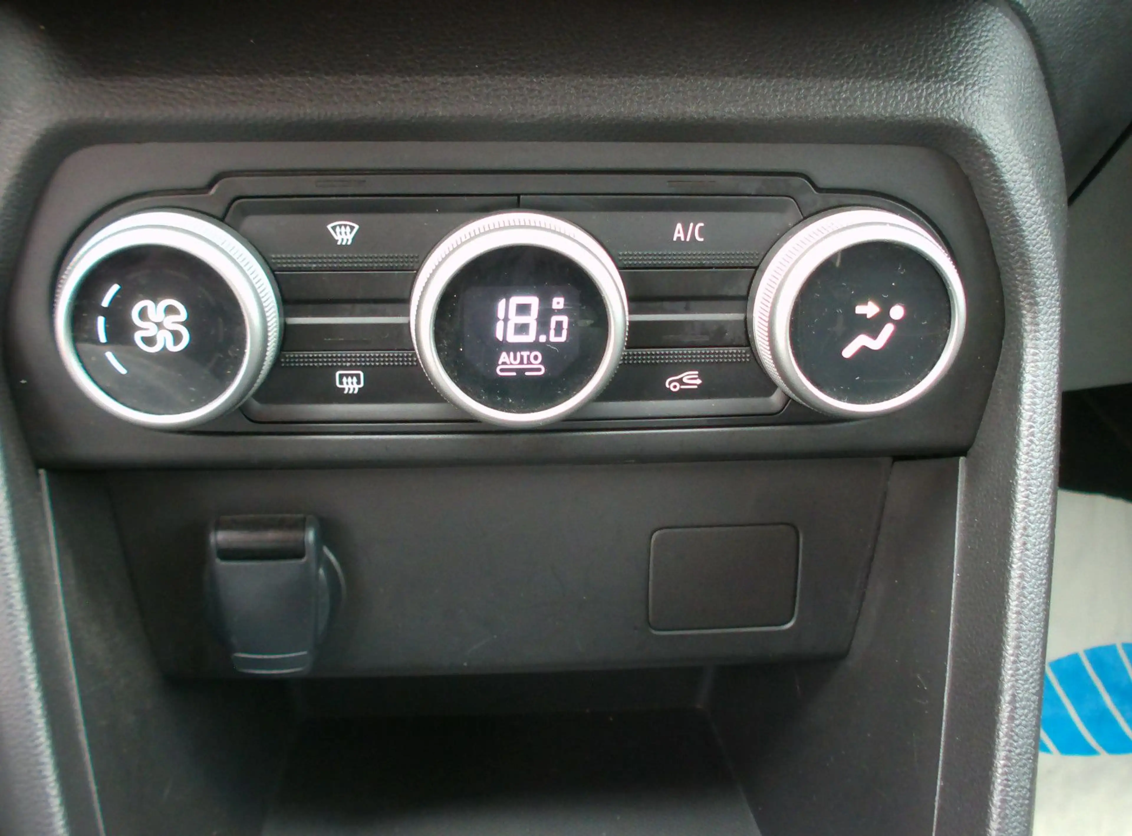 Dacia Jogger Extreme.Allwetter.Kamera.AHK abn. — photo 19