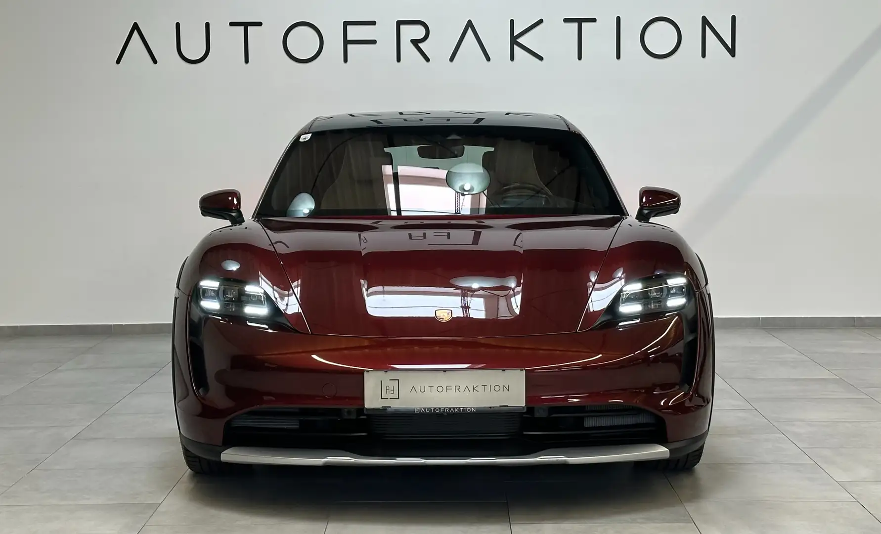 Porsche Taycan 4S Cross Turismo Rouge - 2