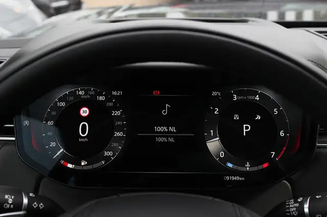 Land Rover Range Rover view 18