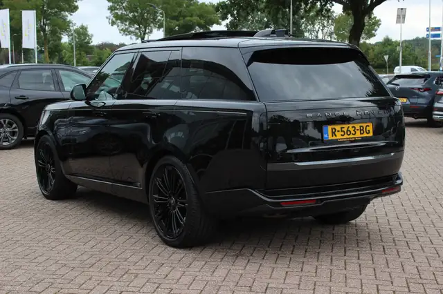 Land Rover Range Rover view 3