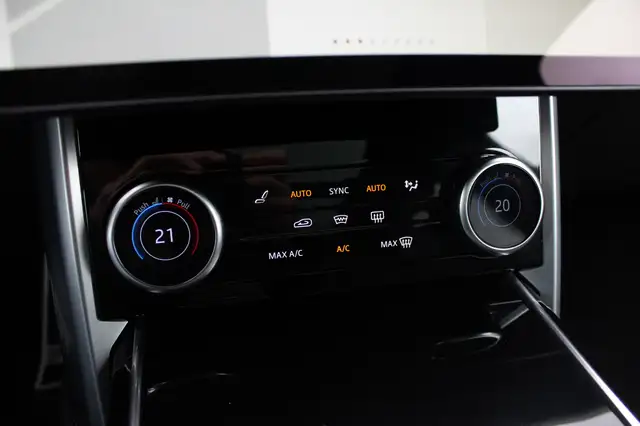 Land Rover Range Rover view 30