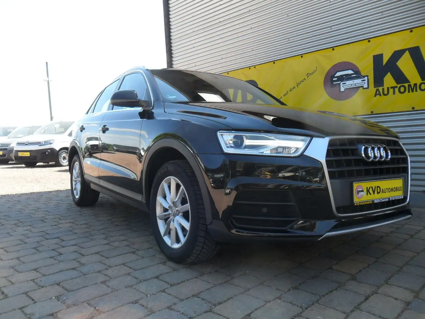 Audi Q3 Noir - 1