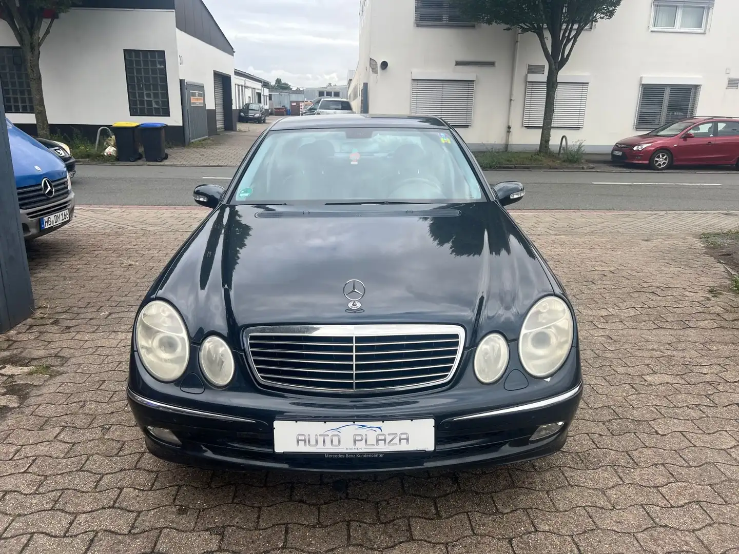 Mercedes-Benz E 240 *Automatikgetriebe*Leder*Tüv*Guter Zustand - 2