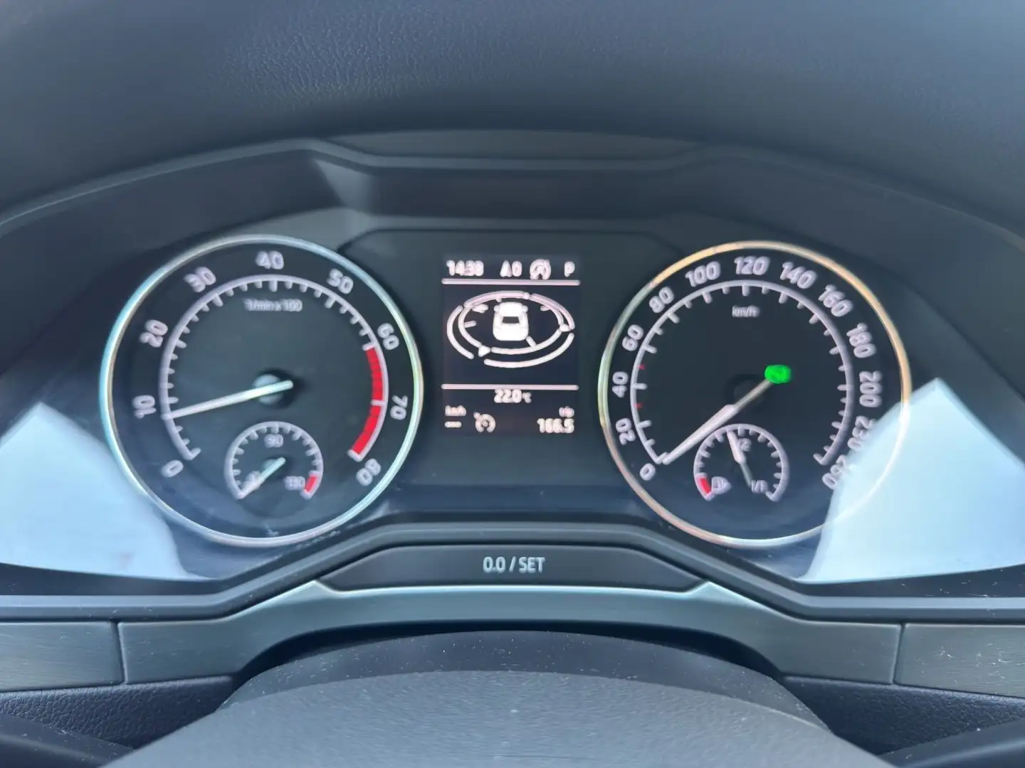 Skoda Superb 1.5TSI Combi Ambition DSG+Bi-Xenon+AHK Weiß - 2