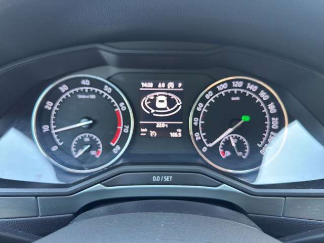 Skoda Superb 1.5TSI Combi Ambition DSG+Bi-Xenon+AHK