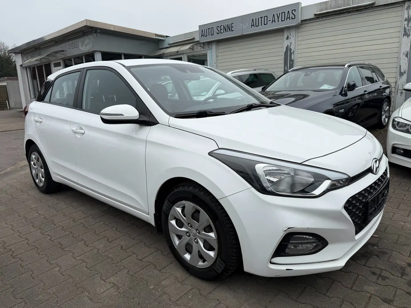 Hyundai i20 Trend~1Hand~Tempomat~Klima~PDC~Spurhalteassistent Weiß - 2