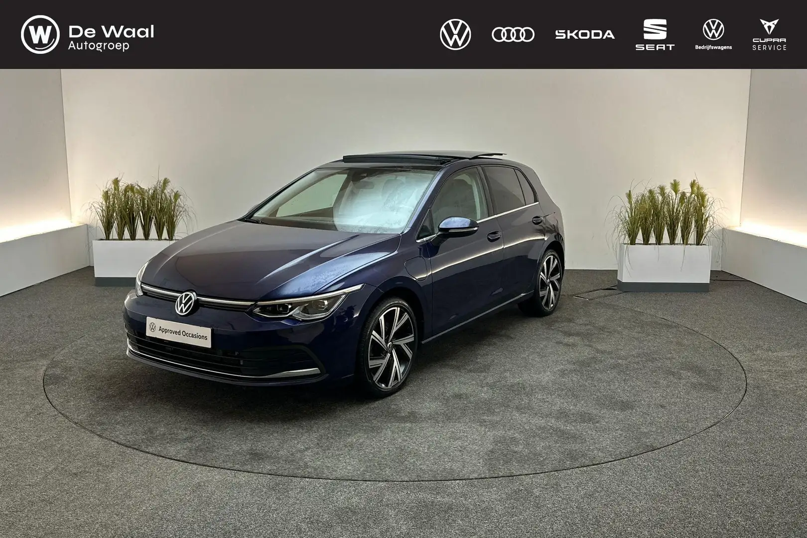 Volkswagen Golf 1.4 204pk DSG eHybrid | Panoramadak, Trekhaak Zwen Blau - 1