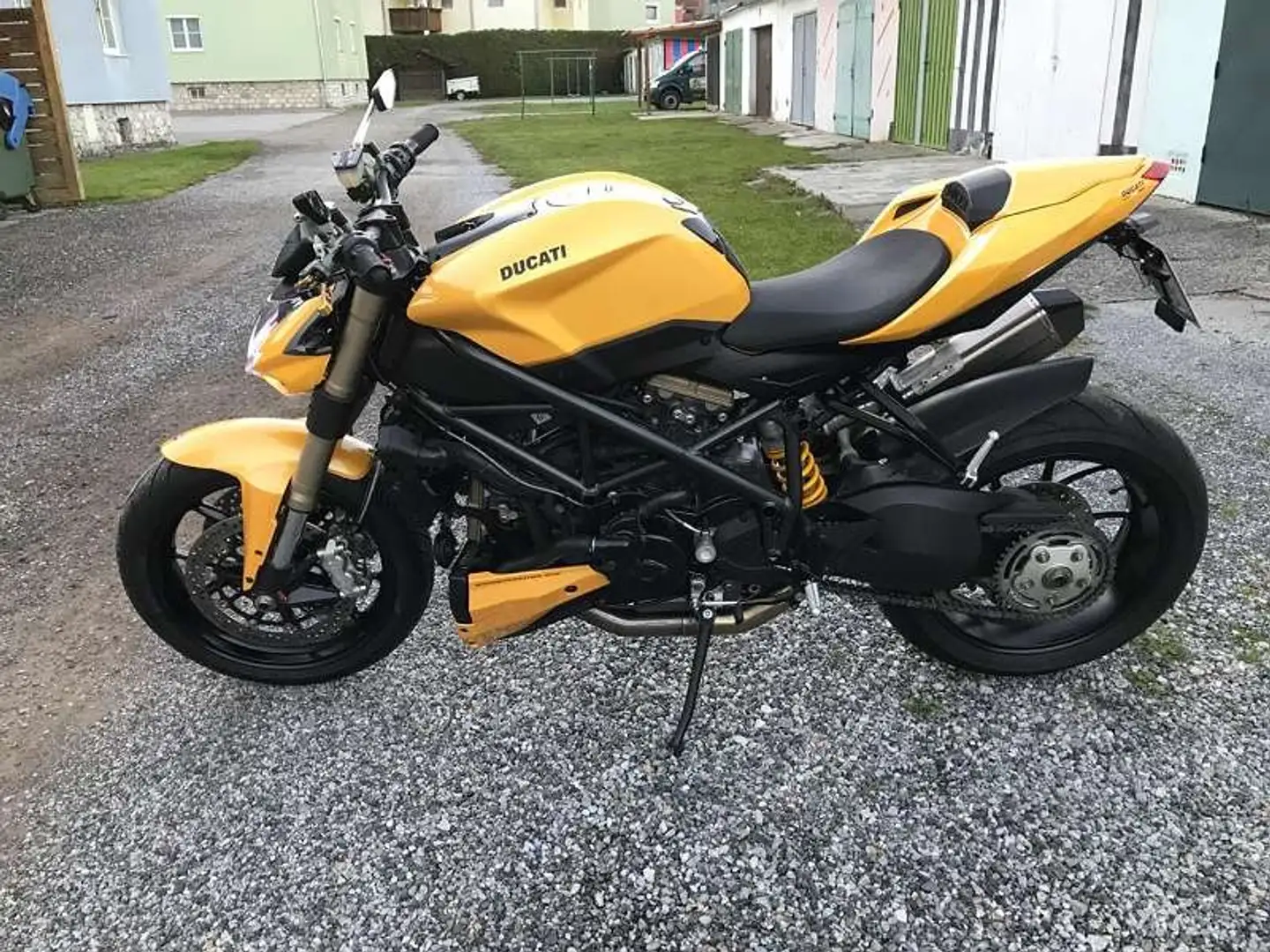 Ducati Streetfighter žuta - 2