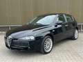 Alfa Romeo 147 1.6 16V Klimatronik PDC 2-Hand Pickerl Neu* Schwarz - thumbnail 1