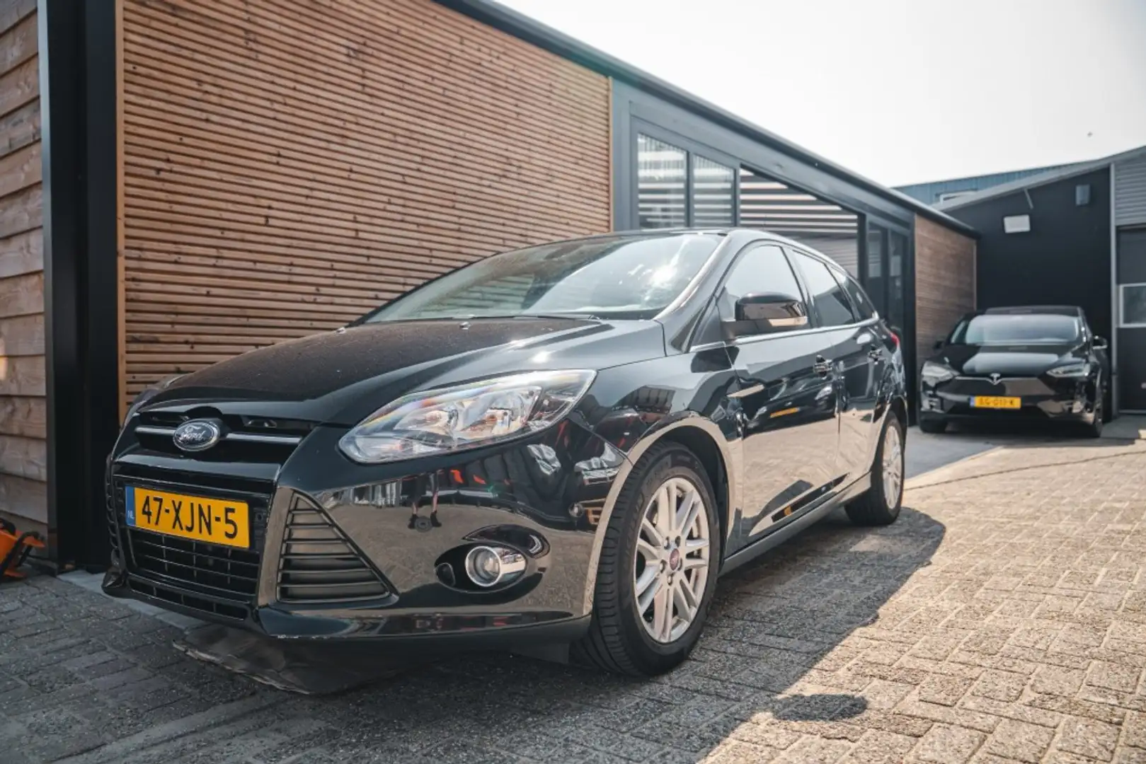 Ford Focus - crna - 1