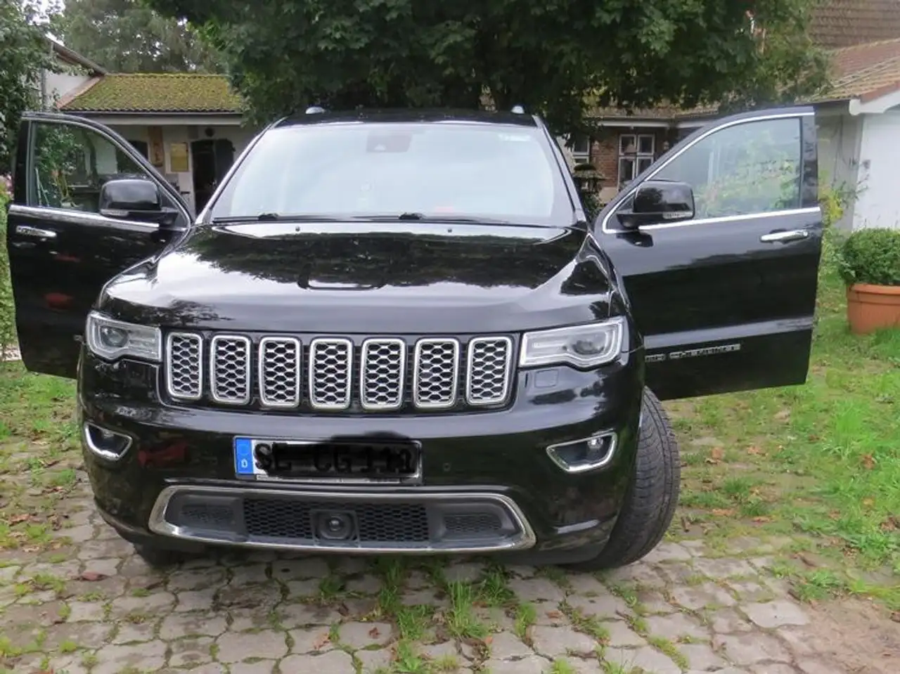 Jeep Grand Cherokee Grand Cherokee 3.0 V6 Multijet 4WD Automatik Overland — photo 1 of 18