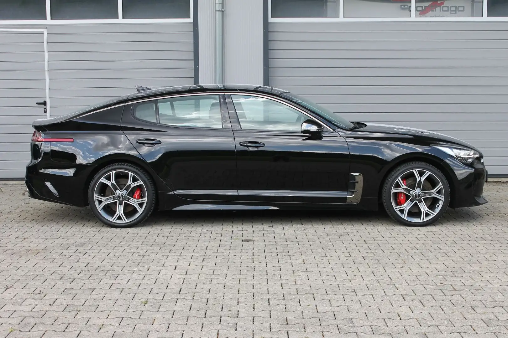 Kia Stinger GT 4WD*3.3*Leder*Sitzklima*Pano*1.HAND Schwarz - 2