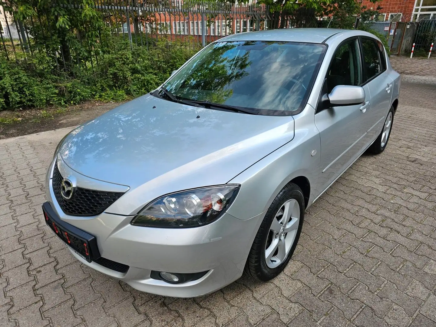 Mazda 3 Lim. 1.6 Sport Active Automatik Silver - 1