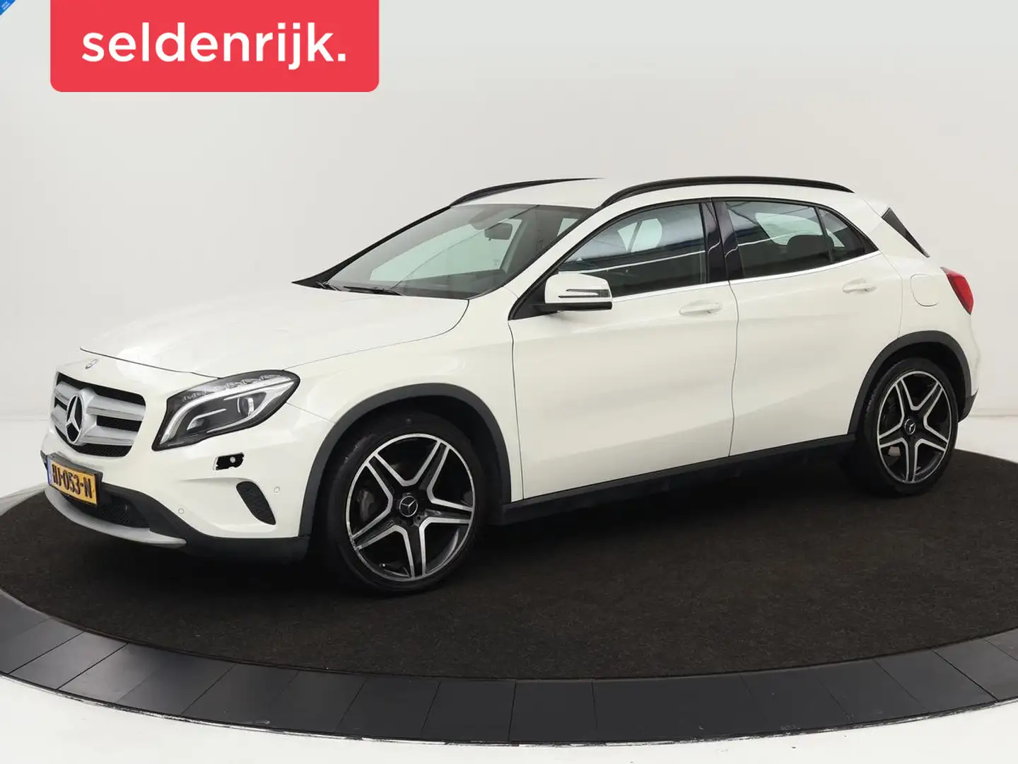 Mercedes-Benz GLA 180 CDI Lease Edition | Camera | Half leder | Trekhaak Wit - 1