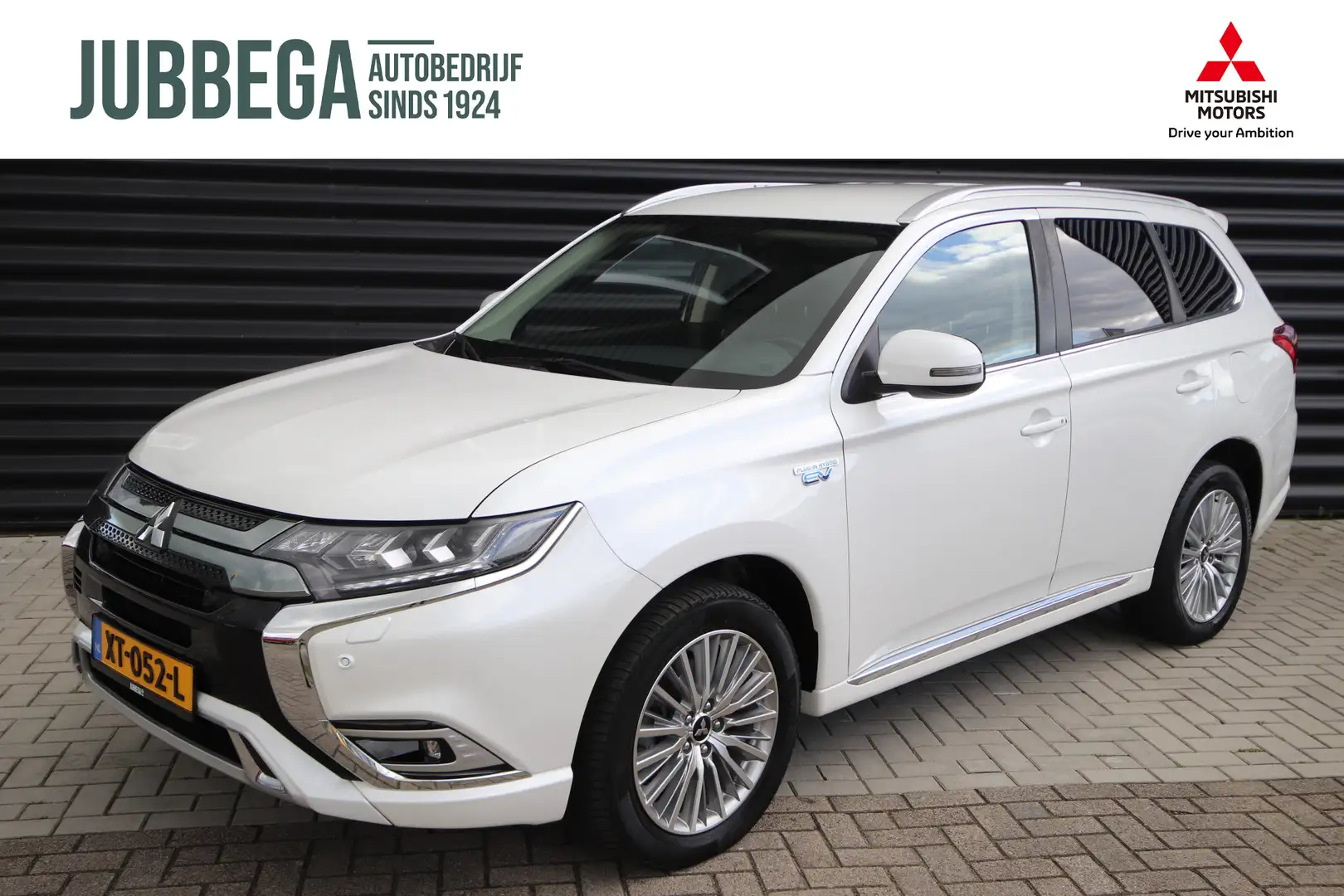 Mitsubishi Outlander 2.4 PHEV Intense Trekhaak, PDC Wit - 1