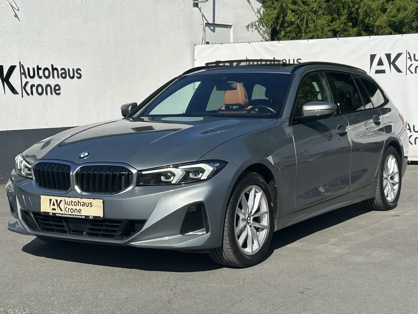 BMW 318 d Mild Hybrid Kombi*LIVE COCKPIT+*STHZ PANO*LED*KA Grijs - 2