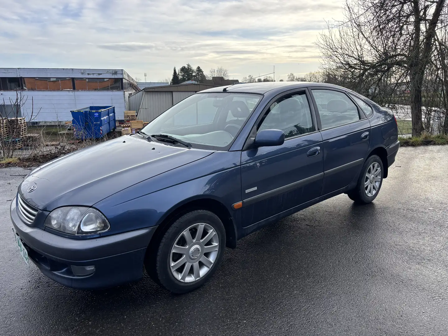 Toyota Avensis 1.6i VVT-i 16v Blau - 2