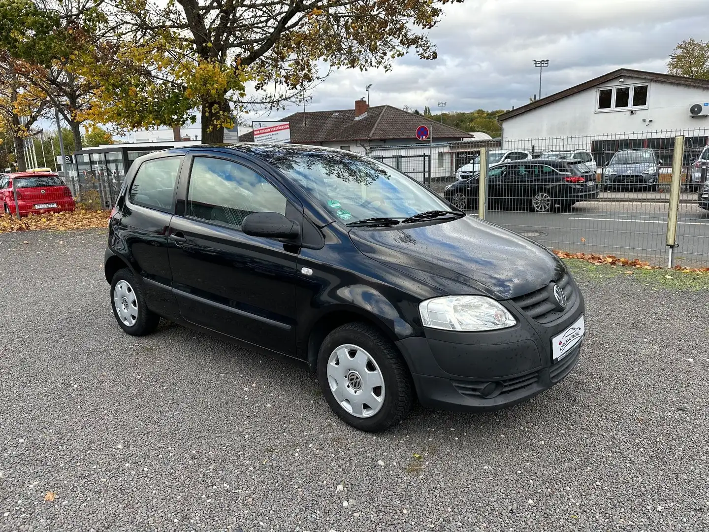 Volkswagen Fox Basis 1.4i TÜV KLIMA Schwarz - 1