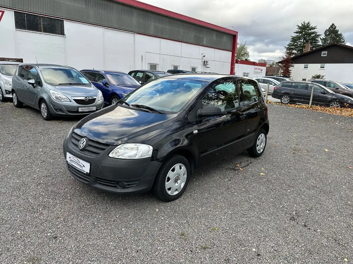 Volkswagen Fox Basis 1.4i TÜV KLIMA Schwarz - 2
