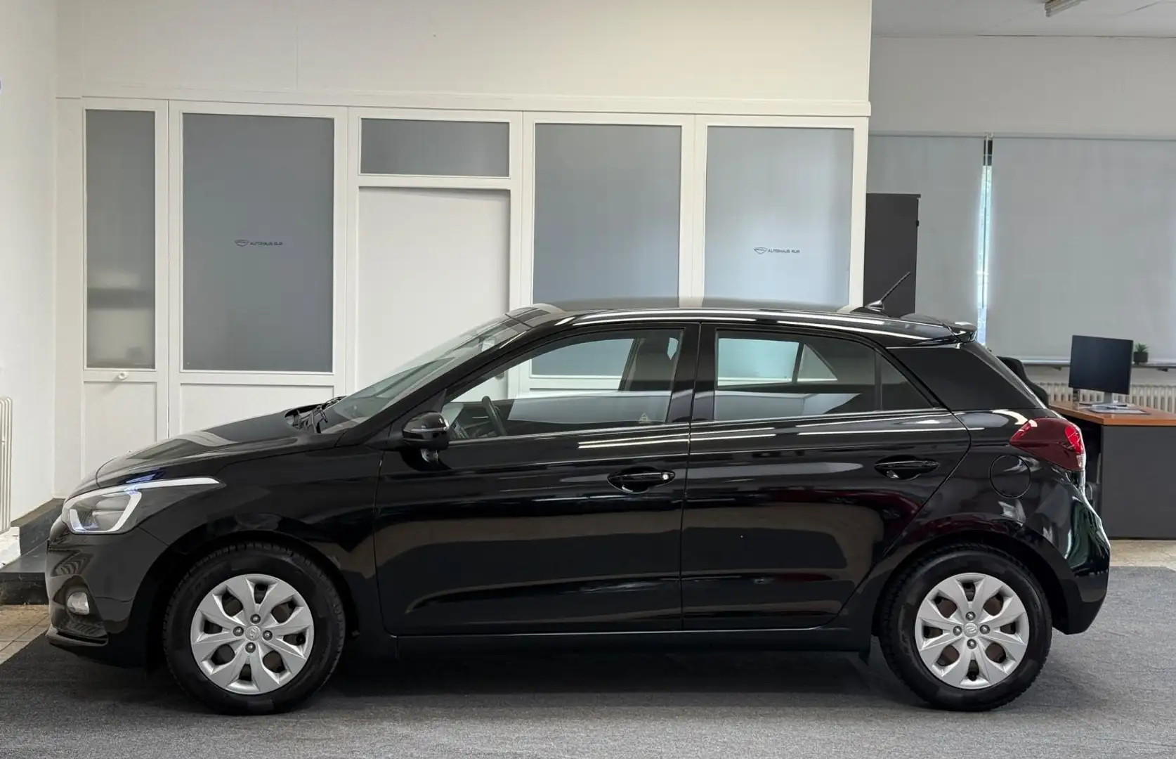 Hyundai i20 blue Classic/AUTOMATIK/START-STOP/KLIMA Schwarz - 2