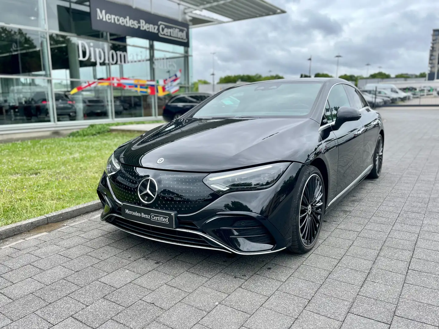 Mercedes-Benz EQE 350 90.6 kWh 350+ AMG Line Zwart - 1