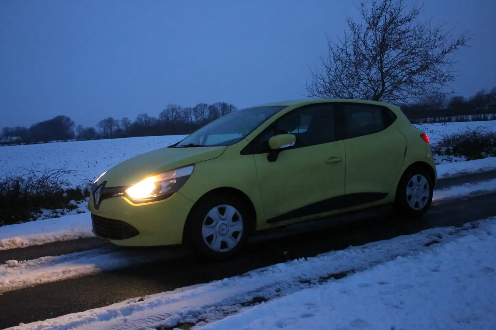 Renault Clio Clio 1.2 16V 75Collection Jaune - 2