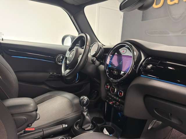 MINI One — photo 13