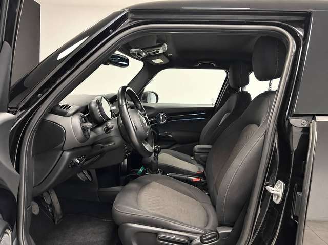 MINI One — photo 11