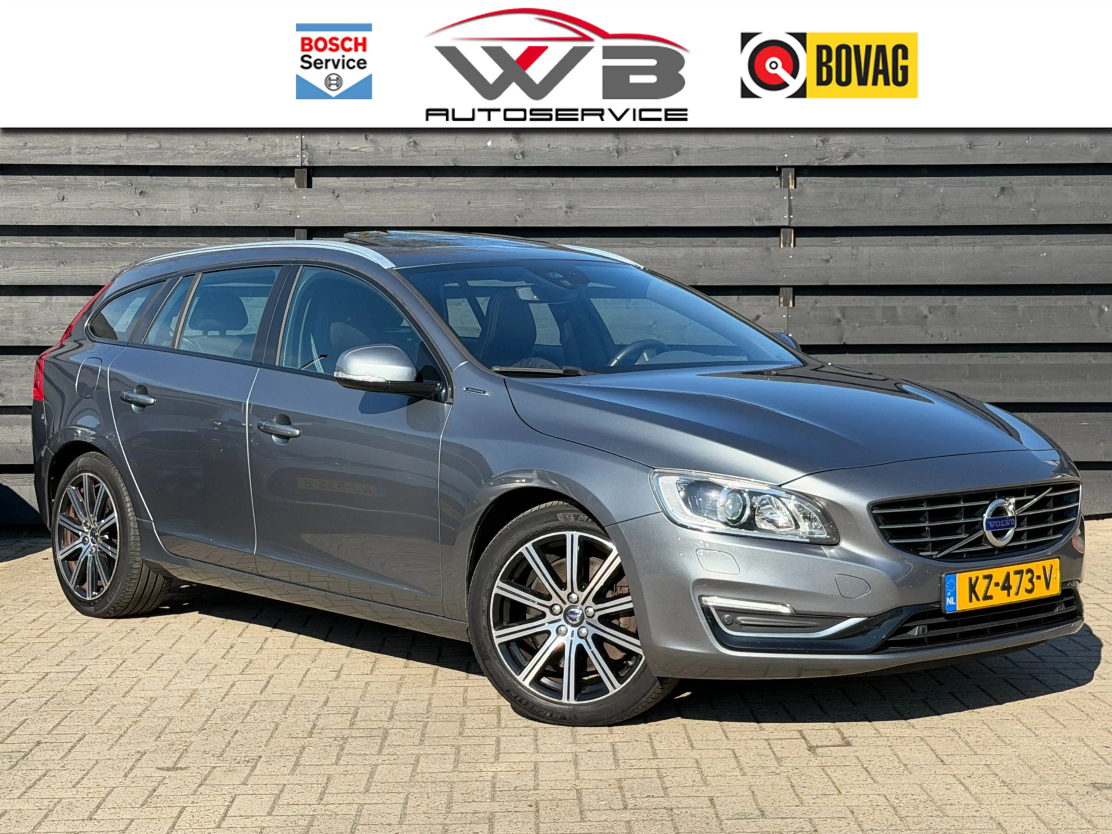Volvo V60 2.4 D5 Twin Engine R-Design I Schuifdak I Leder I — photo 7