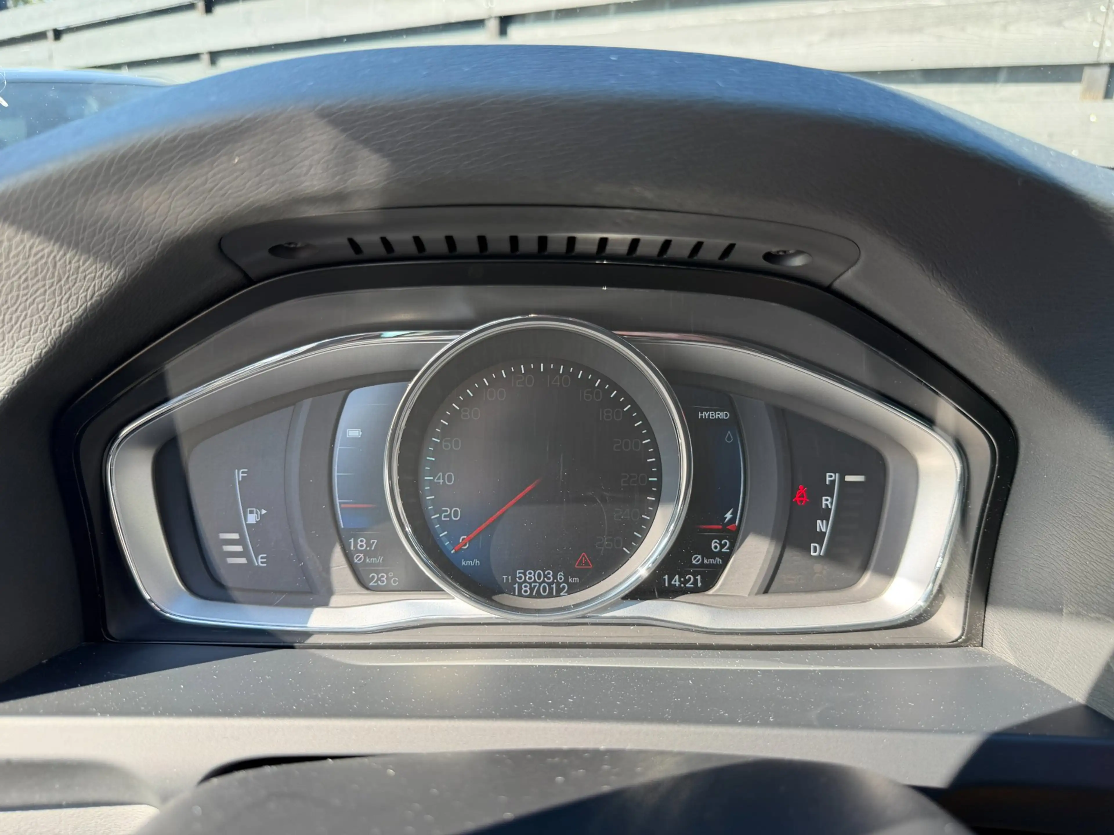 Volvo V60 2.4 D5 Twin Engine R-Design I Schuifdak I Leder I — photo 13