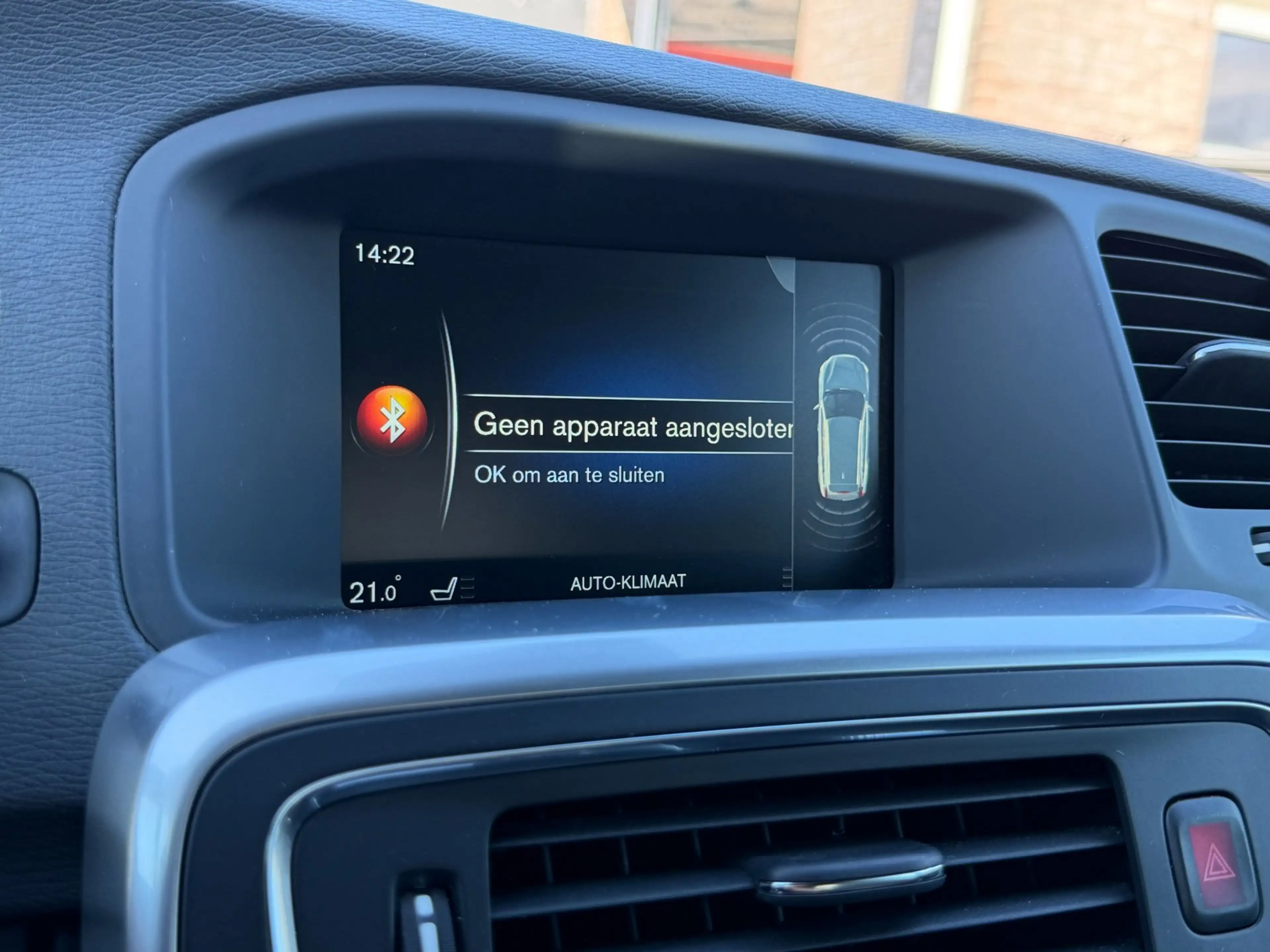 Volvo V60 2.4 D5 Twin Engine R-Design I Schuifdak I Leder I — photo 23