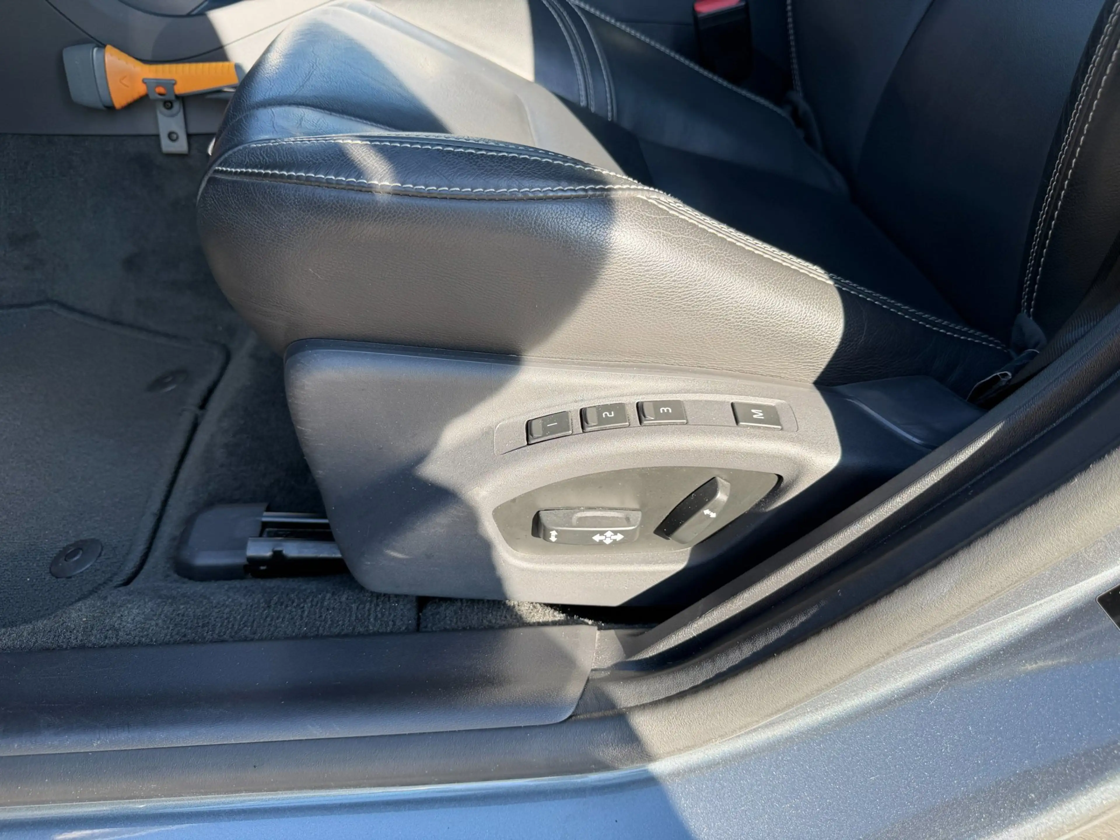 Volvo V60 2.4 D5 Twin Engine R-Design I Schuifdak I Leder I — photo 11