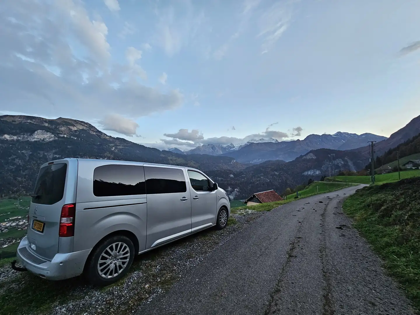 Peugeot Traveller Traveller 2.0BlueHDI Allure Standard 150 Allure Plateado - 1