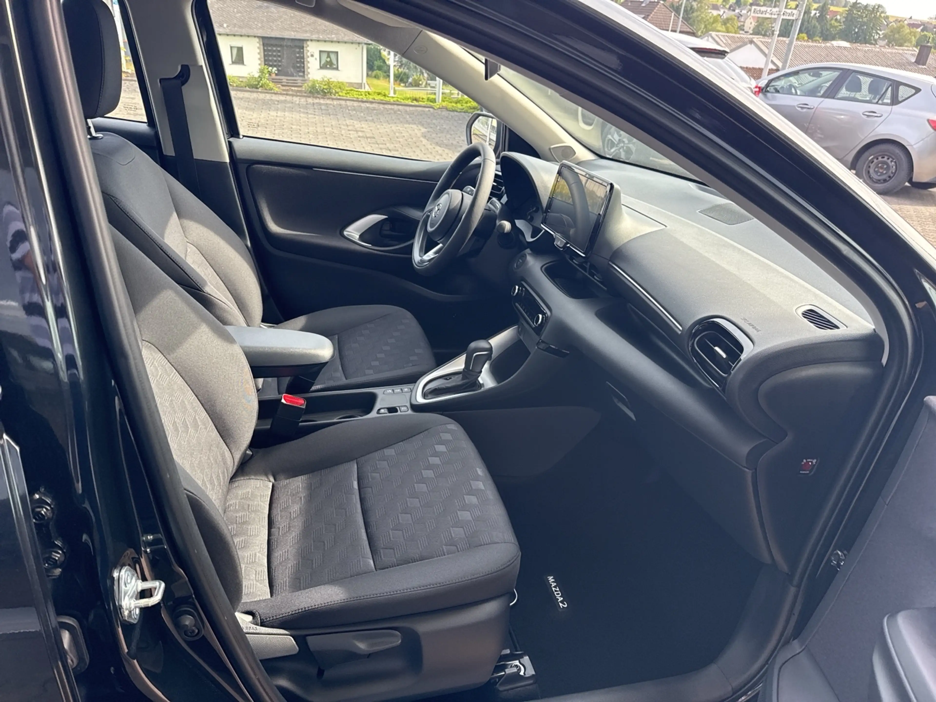 Mazda 2 Hybrid Exclusive-Line — photo 7