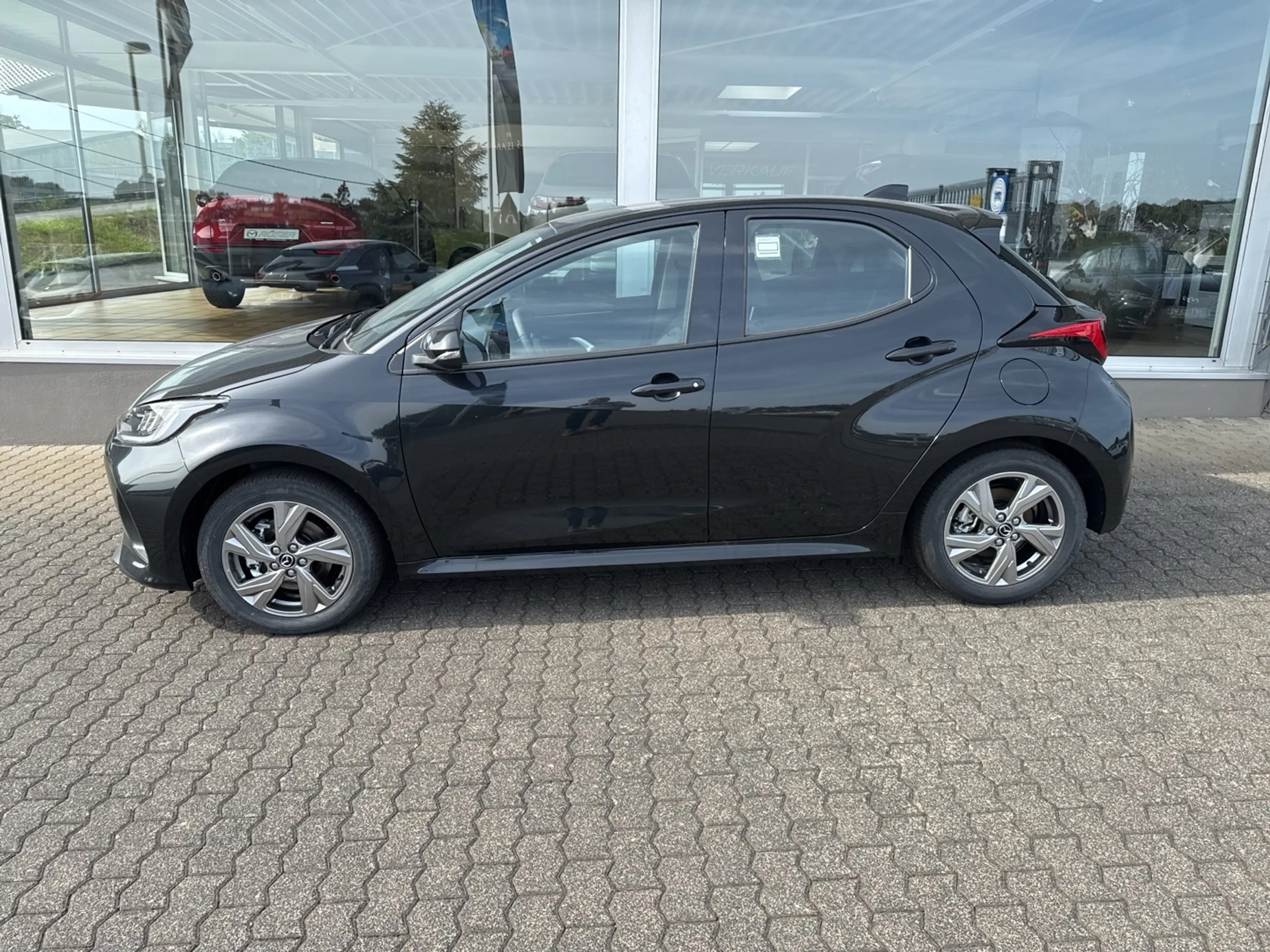 Mazda 2 Hybrid Exclusive-Line — photo 2