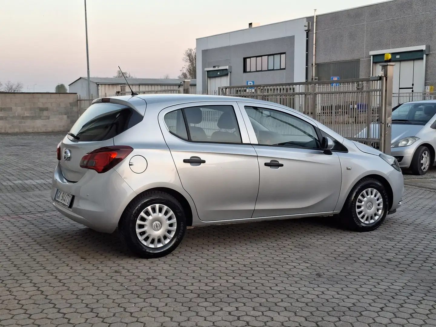 Opel Corsa 5p 1.4 Innovation *NEOPATENTATI* Argent - 2