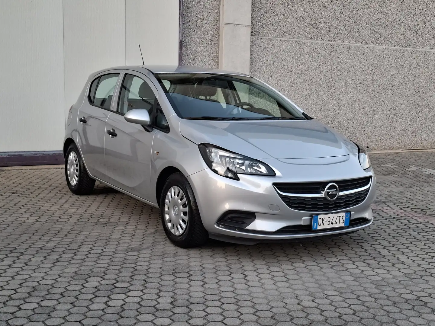 Opel Corsa 5p 1.4 Innovation *NEOPATENTATI* Argent - 1