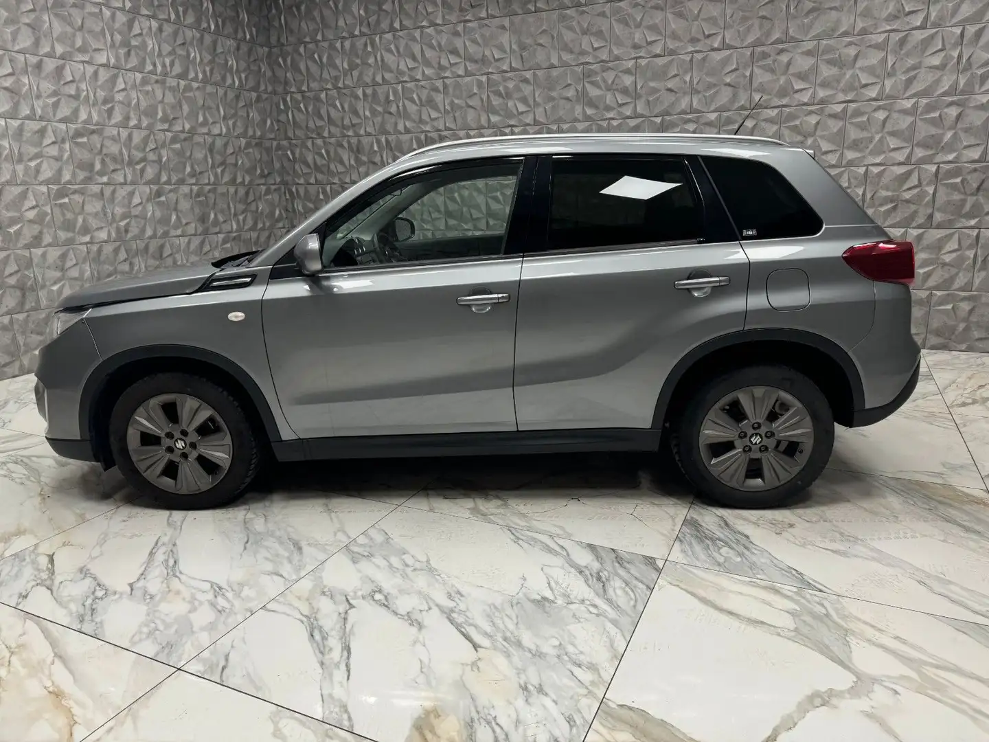 Suzuki Vitara 1,0 DITC clear Gris - 2