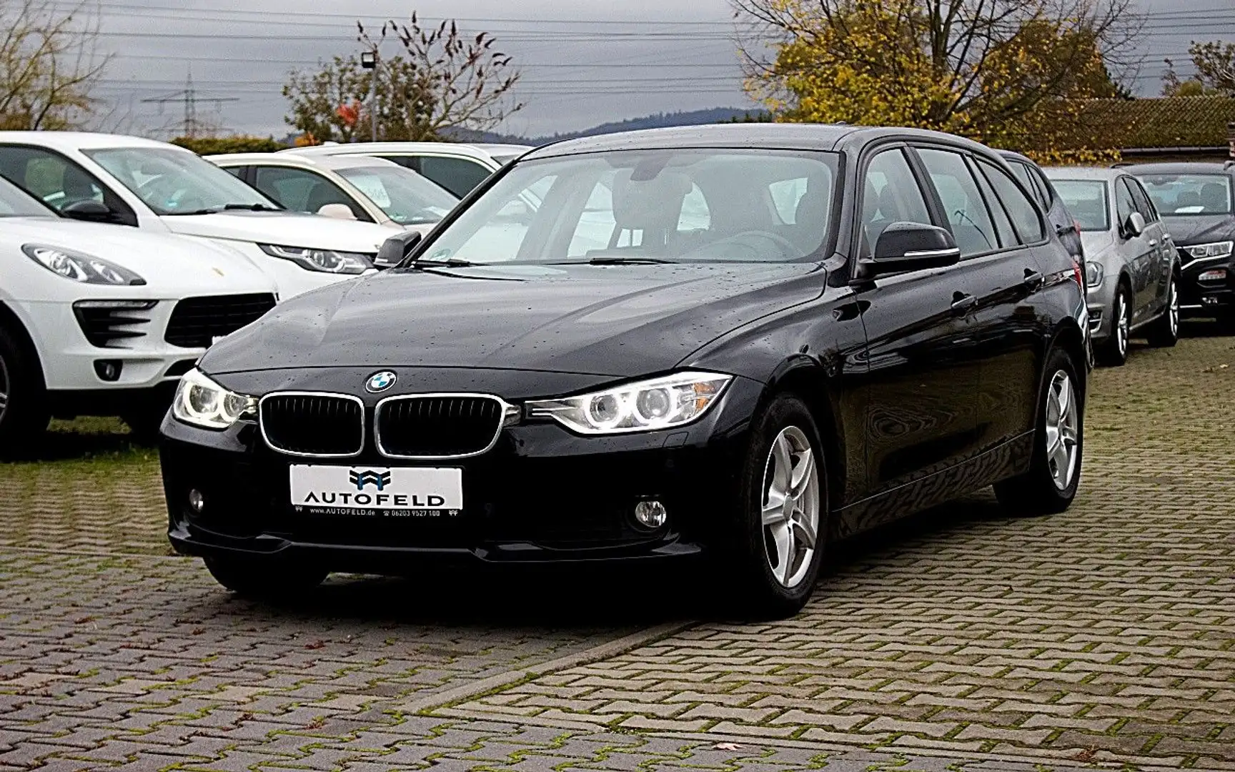BMW 318 d/VOLLSHEFT/BIXENON/SZH/PDC/8FACH/NAVI Černá - 1