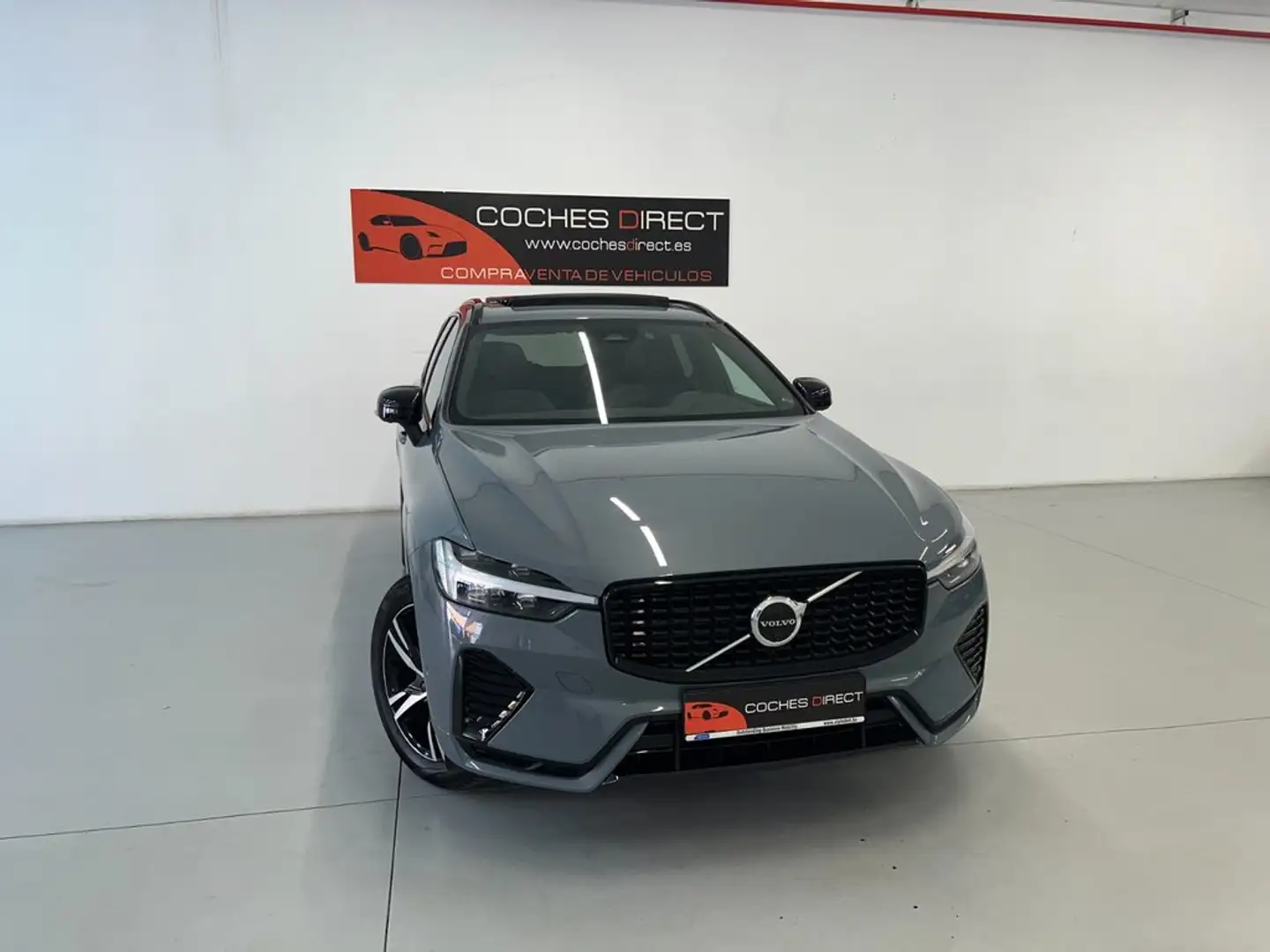 Volvo XC60 2.0 B4 G Ultimate Dark Auto Gris - 1