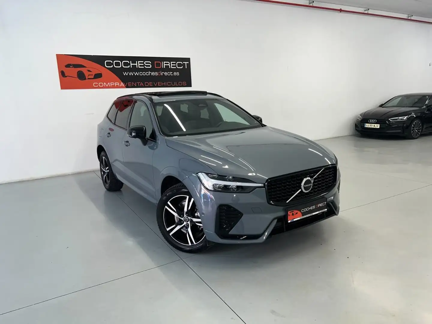 Volvo XC60 2.0 B4 G Ultimate Dark Auto Gris - 2