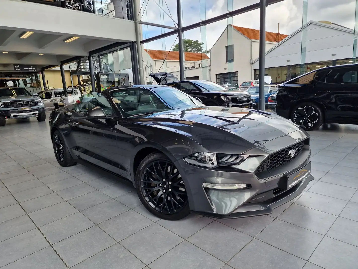 Ford Mustang BENZINE AUTOMAAT - 1