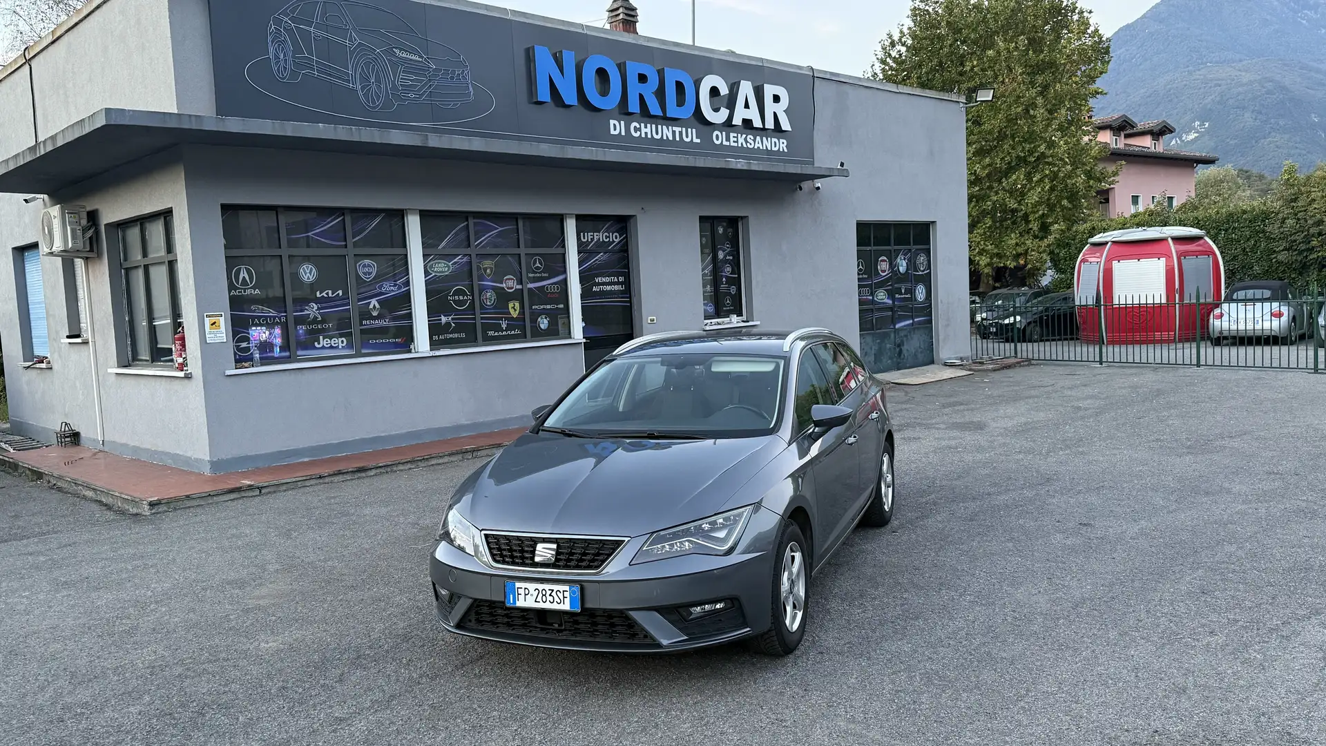 SEAT Leon ST 1.6 tdi Style 115cv dsg Grigio - 1