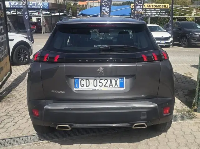 Peugeot 2008 view 5